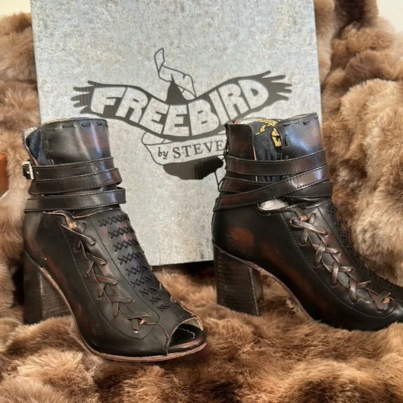 Freebird Women's Black Leather Ankle Booties - Eagle - Size 8 NIB NEVER WORN - Picture 1 of 5